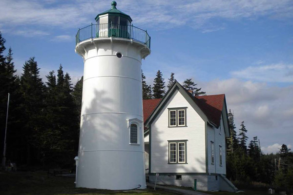 Thanks to the efforts of ALF's Friends of Little River Lighthouse, the light station is gleaming once again following their late-2014 work projects at the island. (FLRL photo)